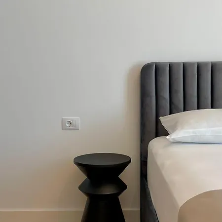 No 401 Lebada Apartment *