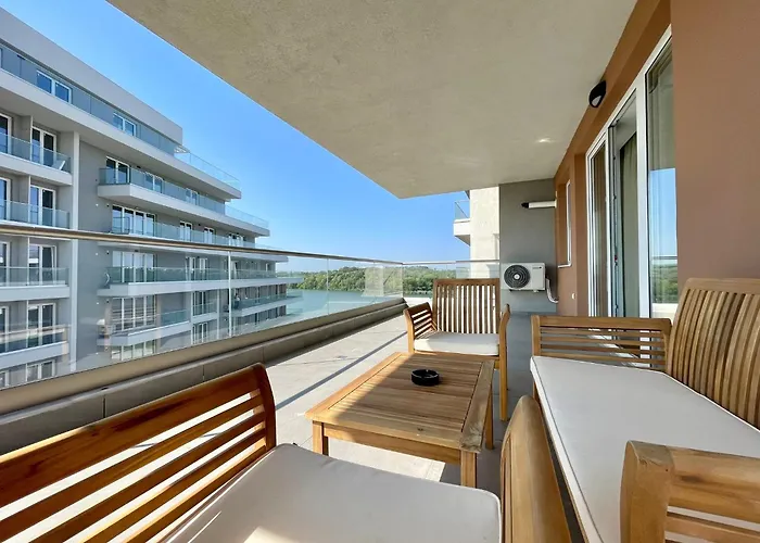 No 401 Lebada Apartment